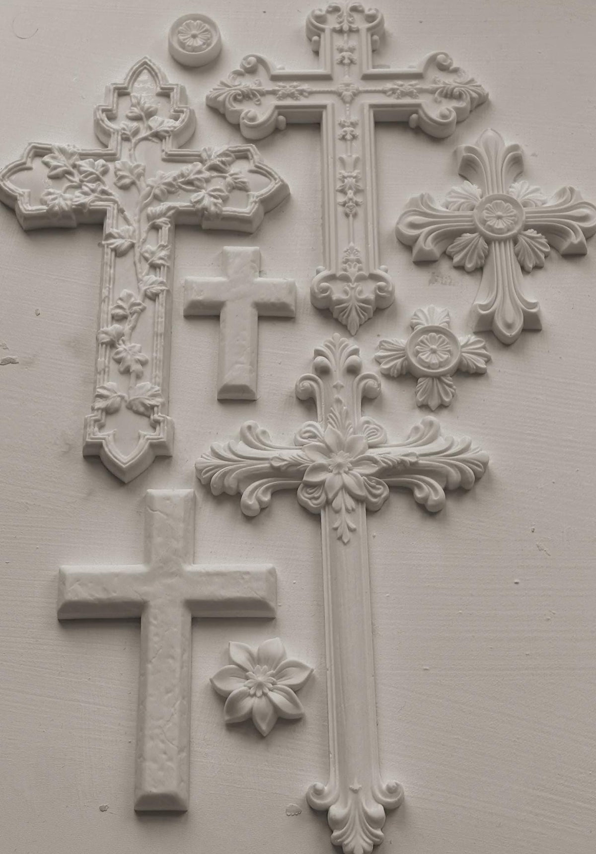 Iron Orchid Designs - Les Croix Crosses Mould